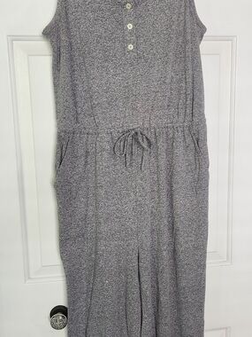 GAP Heather Gray Sleeveless Knit Top